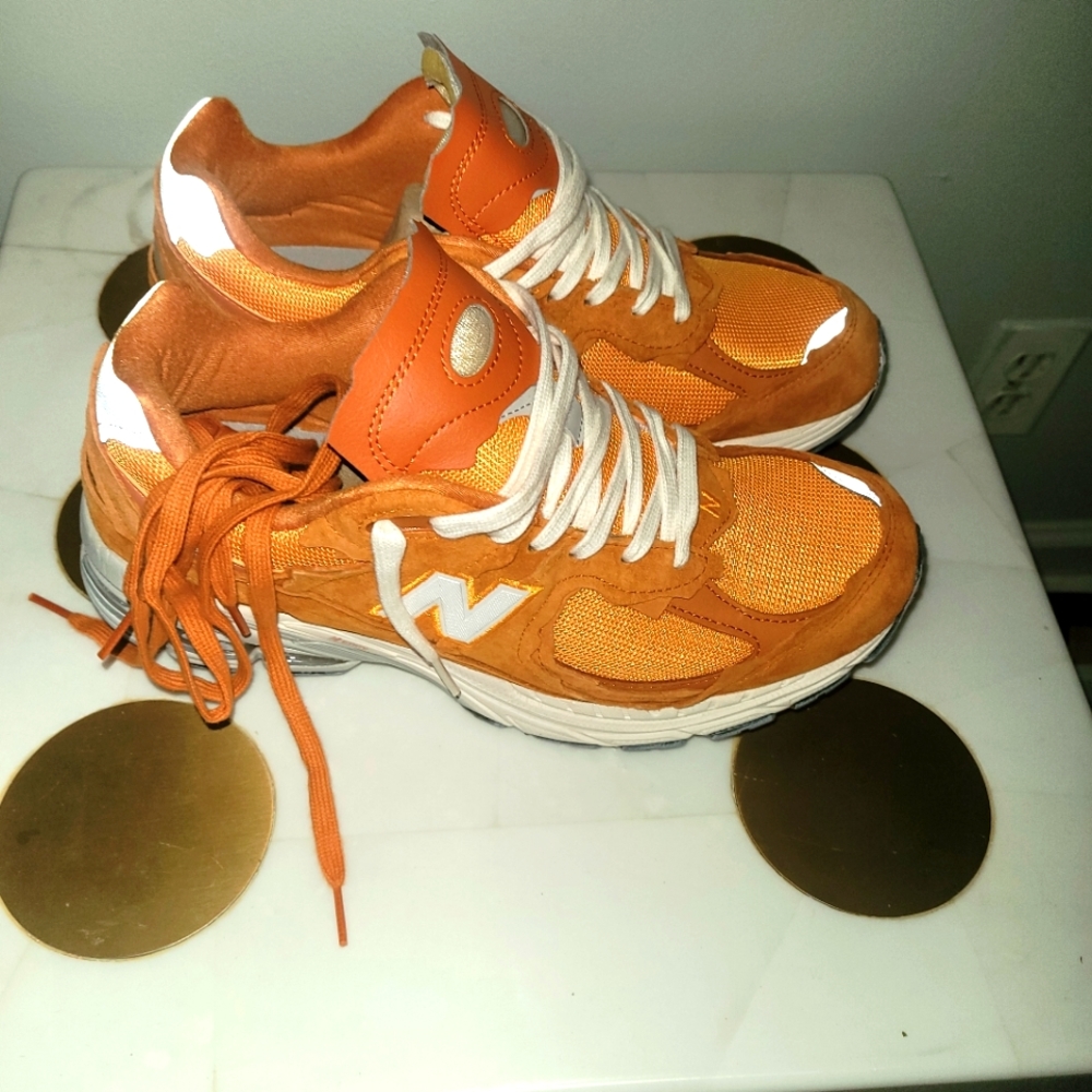 New balance 2002r